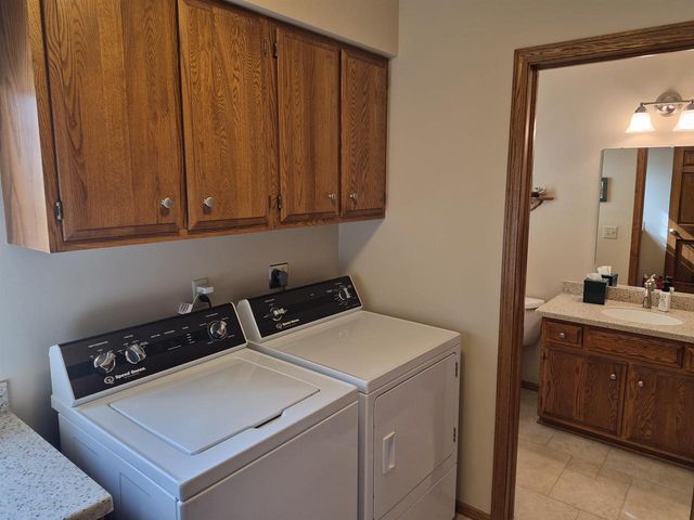 2839 Cambridge Court, Janesville, WI 53548