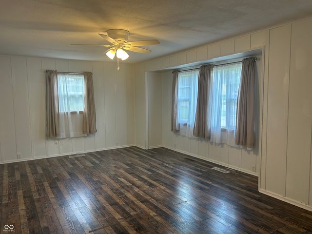 515 S Broadway Street, Pendleton, IN 46064