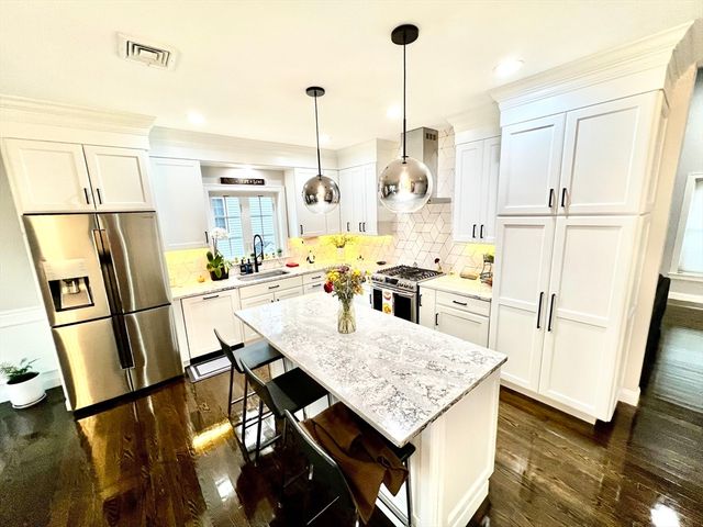 259 Oakwood Ave, Revere, MA 02151