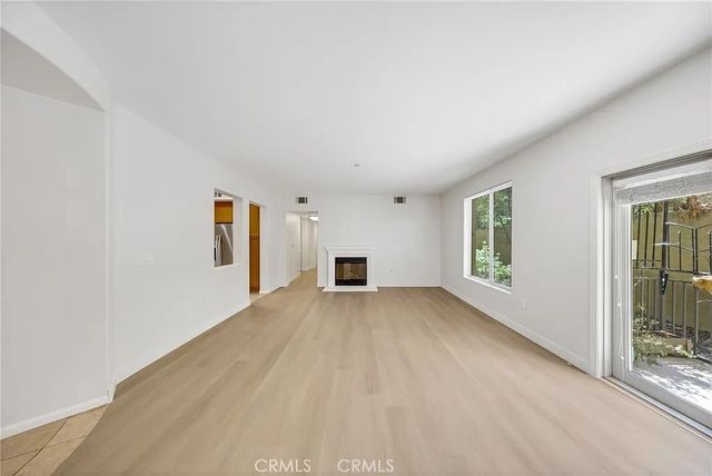 128 N Oak Knoll 111, Pasadena, CA 91101