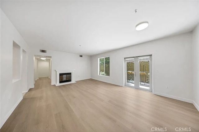 128 N Oak Knoll 111, Pasadena, CA 91101