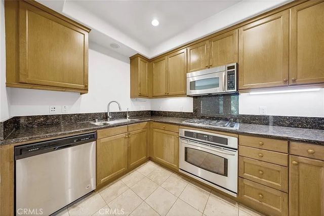 128 N Oak Knoll 111, Pasadena, CA 91101
