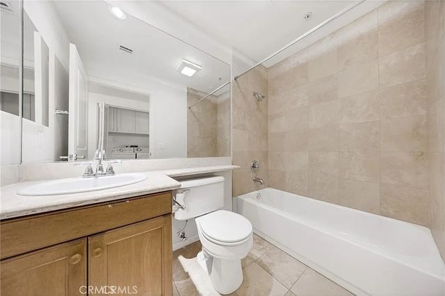 128 N Oak Knoll 111, Pasadena, CA 91101