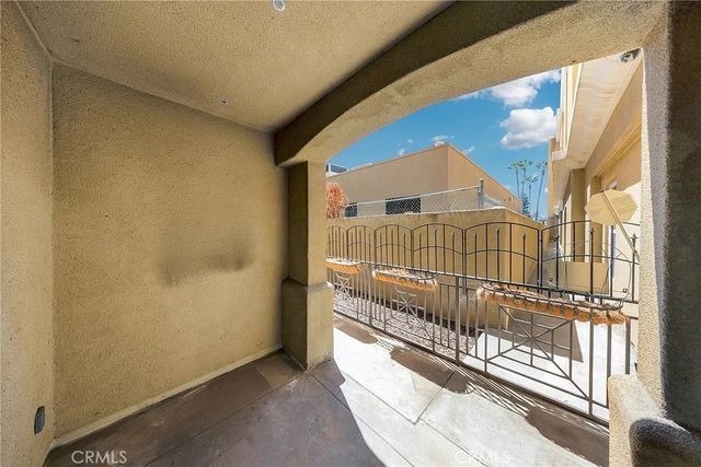 128 N Oak Knoll 111, Pasadena, CA 91101