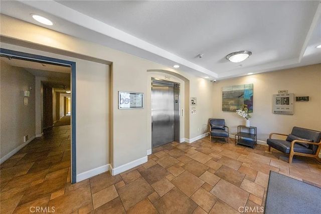 128 N Oak Knoll 111, Pasadena, CA 91101