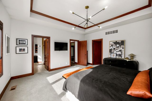 14630 Brookview Drive, Urbandale, IA 50325