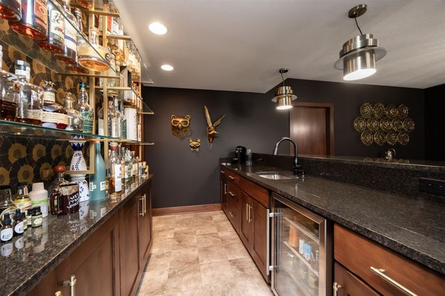 14630 Brookview Drive, Urbandale, IA 50325