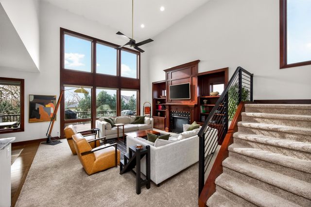 14630 Brookview Drive, Urbandale, IA 50325