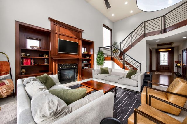 14630 Brookview Drive, Urbandale, IA 50325