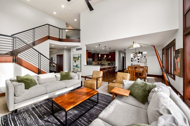 14630 Brookview Drive, Urbandale, IA 50325