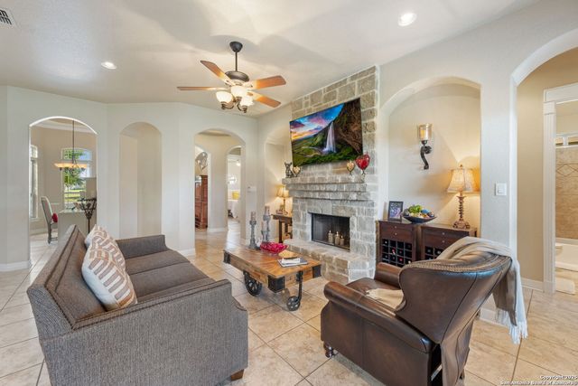 30319 CIBOLO RUN, Fair Oaks Ranch, TX 78015