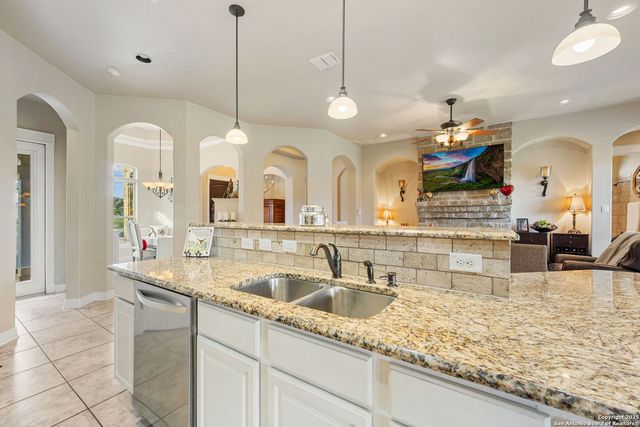 30319 CIBOLO RUN, Fair Oaks Ranch, TX 78015