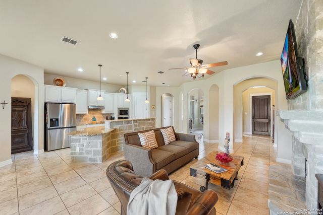 30319 CIBOLO RUN, Fair Oaks Ranch, TX 78015