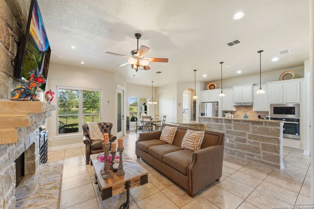 30319 CIBOLO RUN, Fair Oaks Ranch, TX 78015