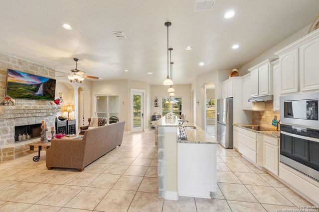 30319 CIBOLO RUN, Fair Oaks Ranch, TX 78015