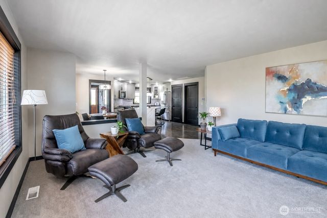 3010 Carbon Ridge Street, Enumclaw, WA 98022
