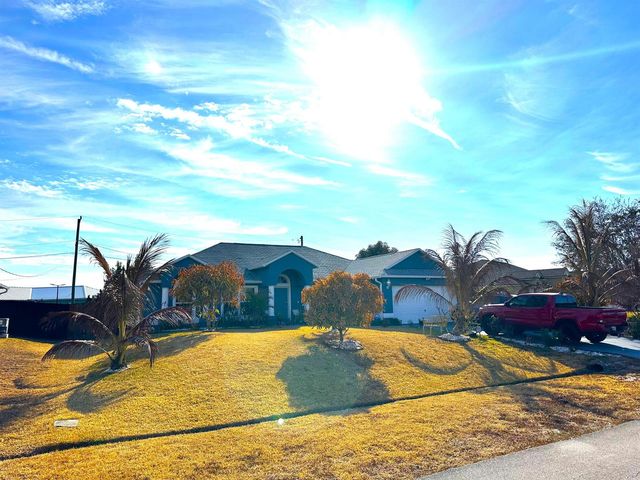 4239 SW Callicoe Street, Port St. Lucie, FL 34983