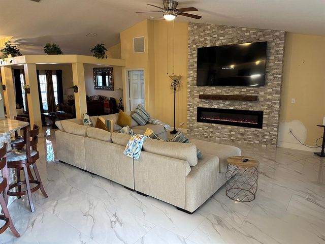 4239 SW Callicoe Street, Port St. Lucie, FL 34983