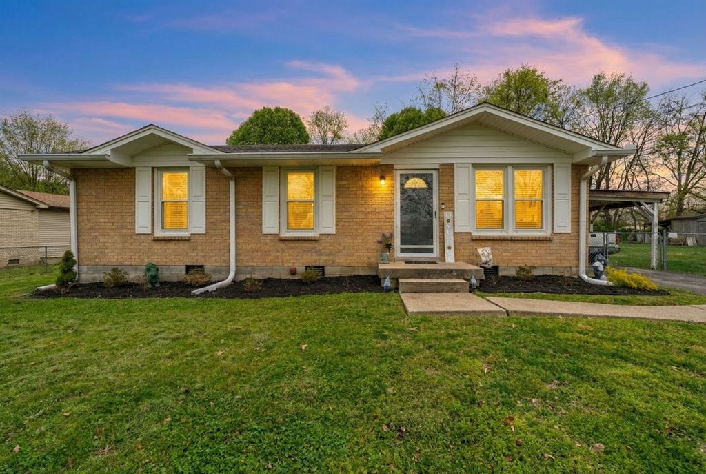 1307 Raden Dr, Lebanon, TN 37087