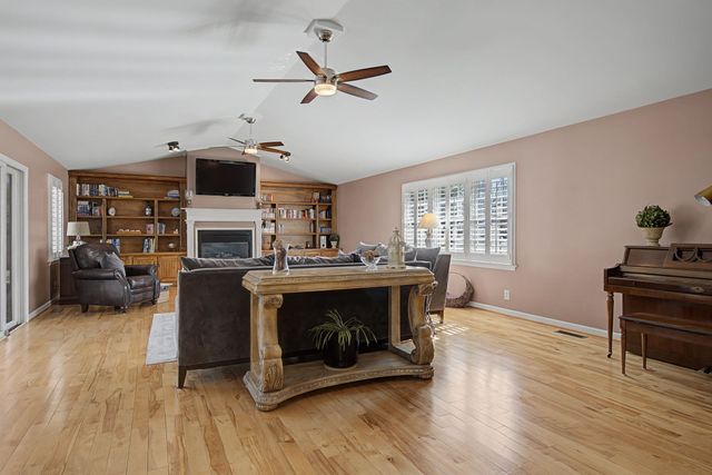 5032 Twin Lakes Dr, Old Hickory, TN 37138