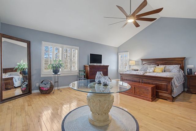 5032 Twin Lakes Dr, Old Hickory, TN 37138