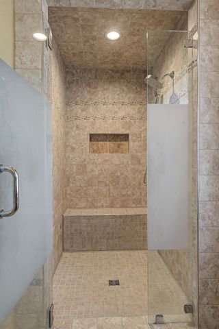 5032 Twin Lakes Dr, Old Hickory, TN 37138