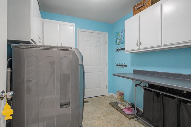 5032 Twin Lakes Dr, Old Hickory, TN 37138