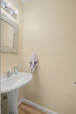 5032 Twin Lakes Dr, Old Hickory, TN 37138