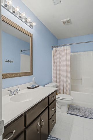 5032 Twin Lakes Dr, Old Hickory, TN 37138