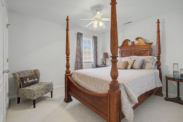 5032 Twin Lakes Dr, Old Hickory, TN 37138