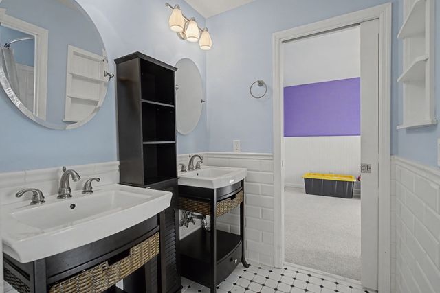 5032 Twin Lakes Dr, Old Hickory, TN 37138