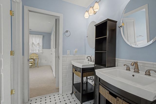 5032 Twin Lakes Dr, Old Hickory, TN 37138