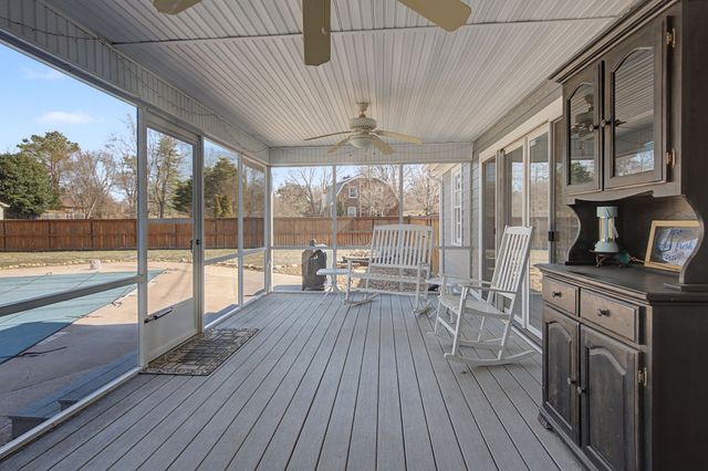 5032 Twin Lakes Dr, Old Hickory, TN 37138