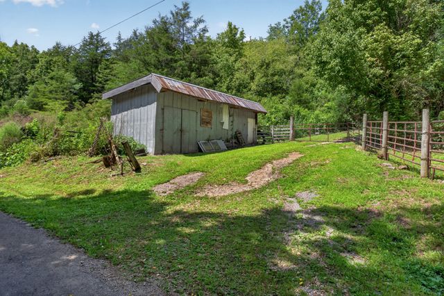2949 Wilmouth Creek Rd, Liberty, TN 37095