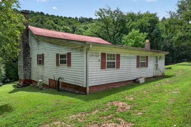 2949 Wilmouth Creek Rd, Liberty, TN 37095