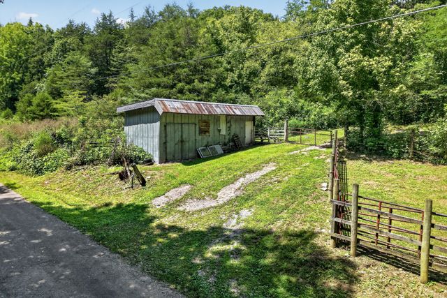 2949 Wilmouth Creek Rd, Liberty, TN 37095