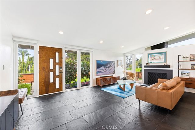 11211 Gardenaire Ln, Garden Grove, CA 92841