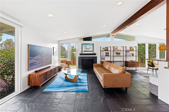 11211 Gardenaire Ln, Garden Grove, CA 92841