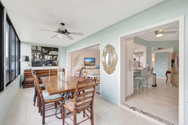 7507 La Paz Boulevard 202, Boca Raton, FL 33433