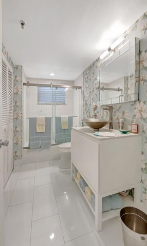 7507 La Paz Boulevard 202, Boca Raton, FL 33433