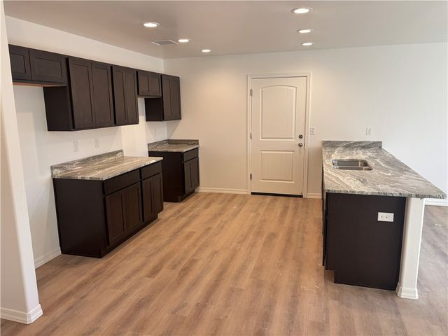 901 Berk Avenue, Kingman, AZ 86409