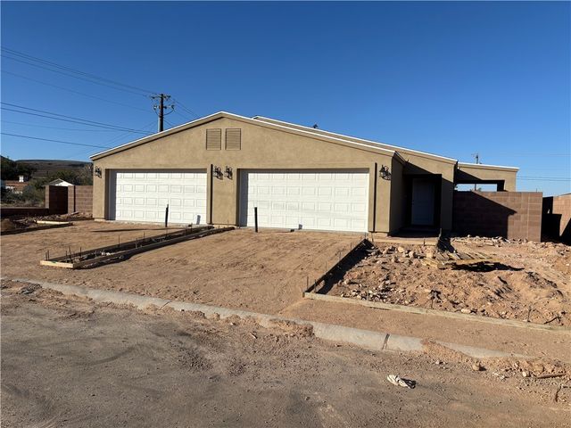 901 Berk Avenue, Kingman, AZ 86409