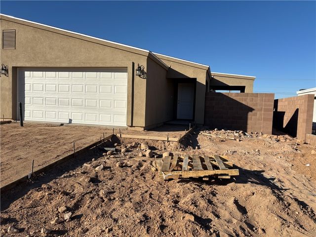 901 Berk Avenue, Kingman, AZ 86409