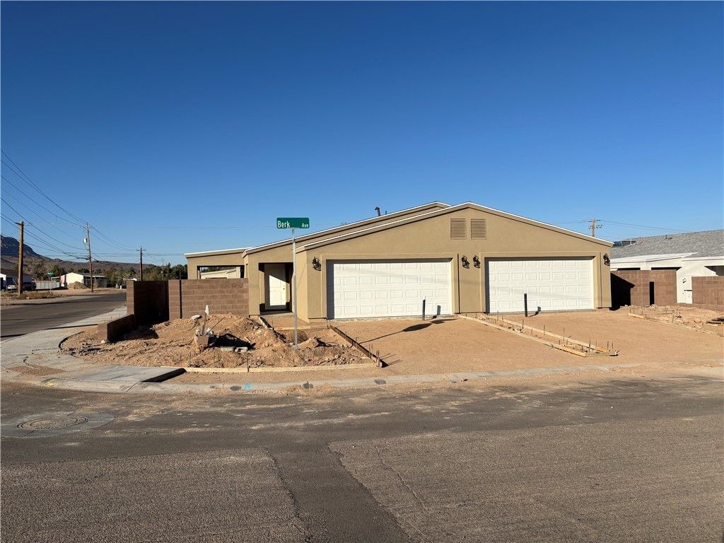 901 Berk Avenue, Kingman, AZ 86409