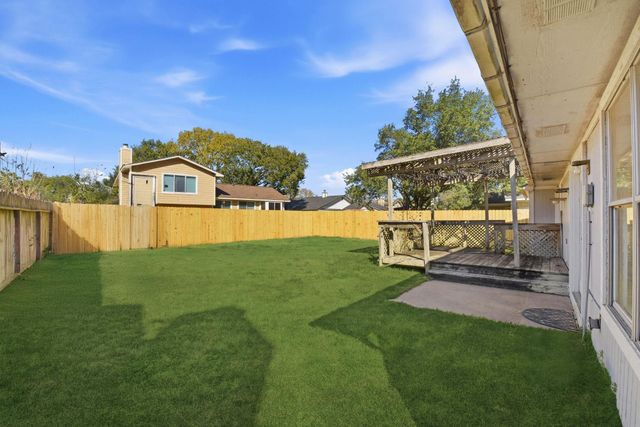 5203 Smokey River Drive, Katy, TX 77449