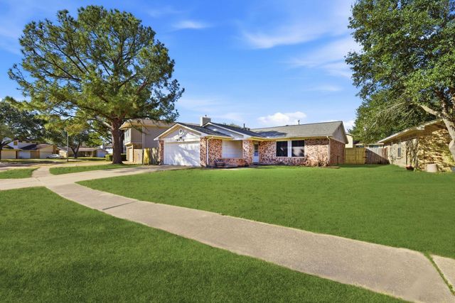 5203 Smokey River Drive, Katy, TX 77449