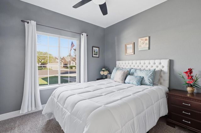 10455 E Greenbury Way, Clovis, CA 93619