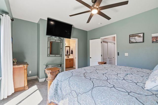 10455 E Greenbury Way, Clovis, CA 93619