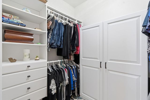 10455 E Greenbury Way, Clovis, CA 93619