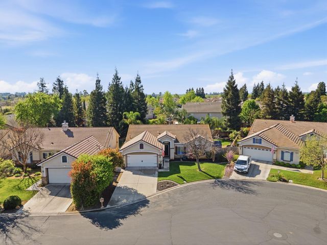 10455 E Greenbury Way, Clovis, CA 93619